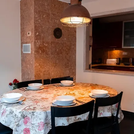 Flh Alcantara Stylish Duplex With Terrace *